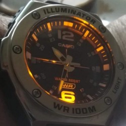 CASIO MWA-100H-1AVEF